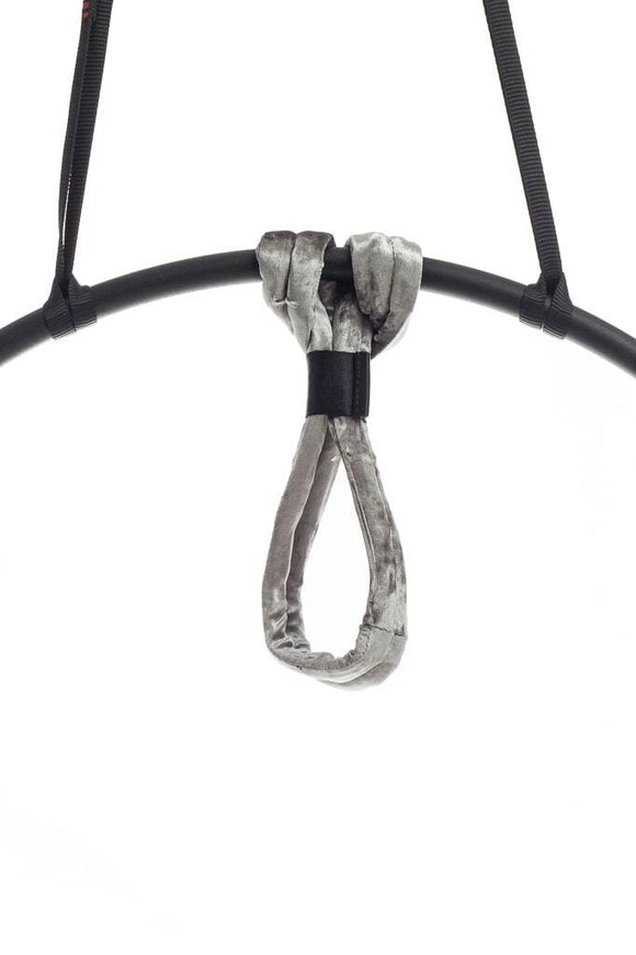 Käsisilmukka rengastrapetsiin - Aerial Silks