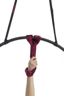 Käsisilmukka rengastrapetsiin - Aerial Silks