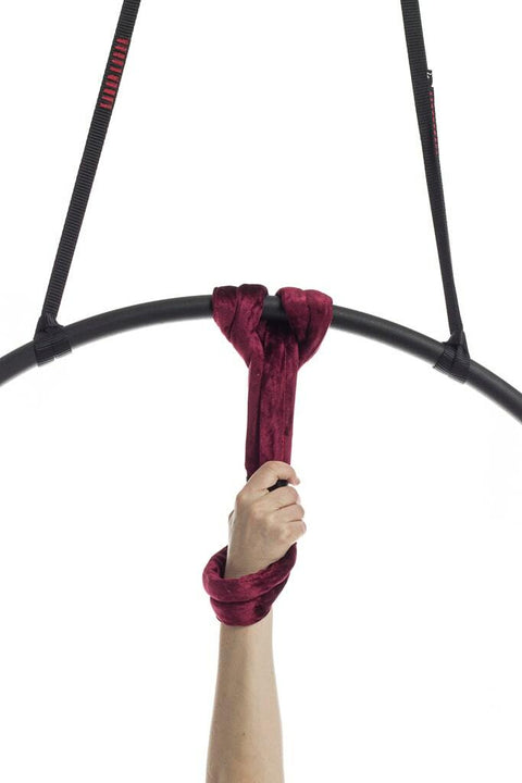 Käsisilmukka rengastrapetsiin - Aerial Silks