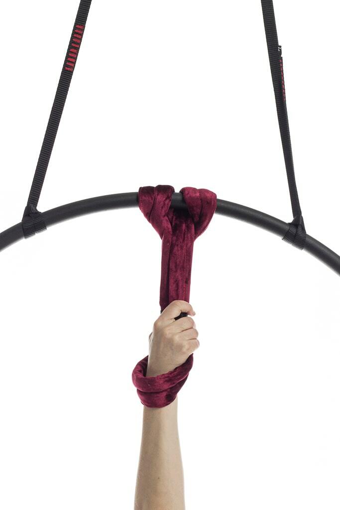 Hand loop for ring trapeze