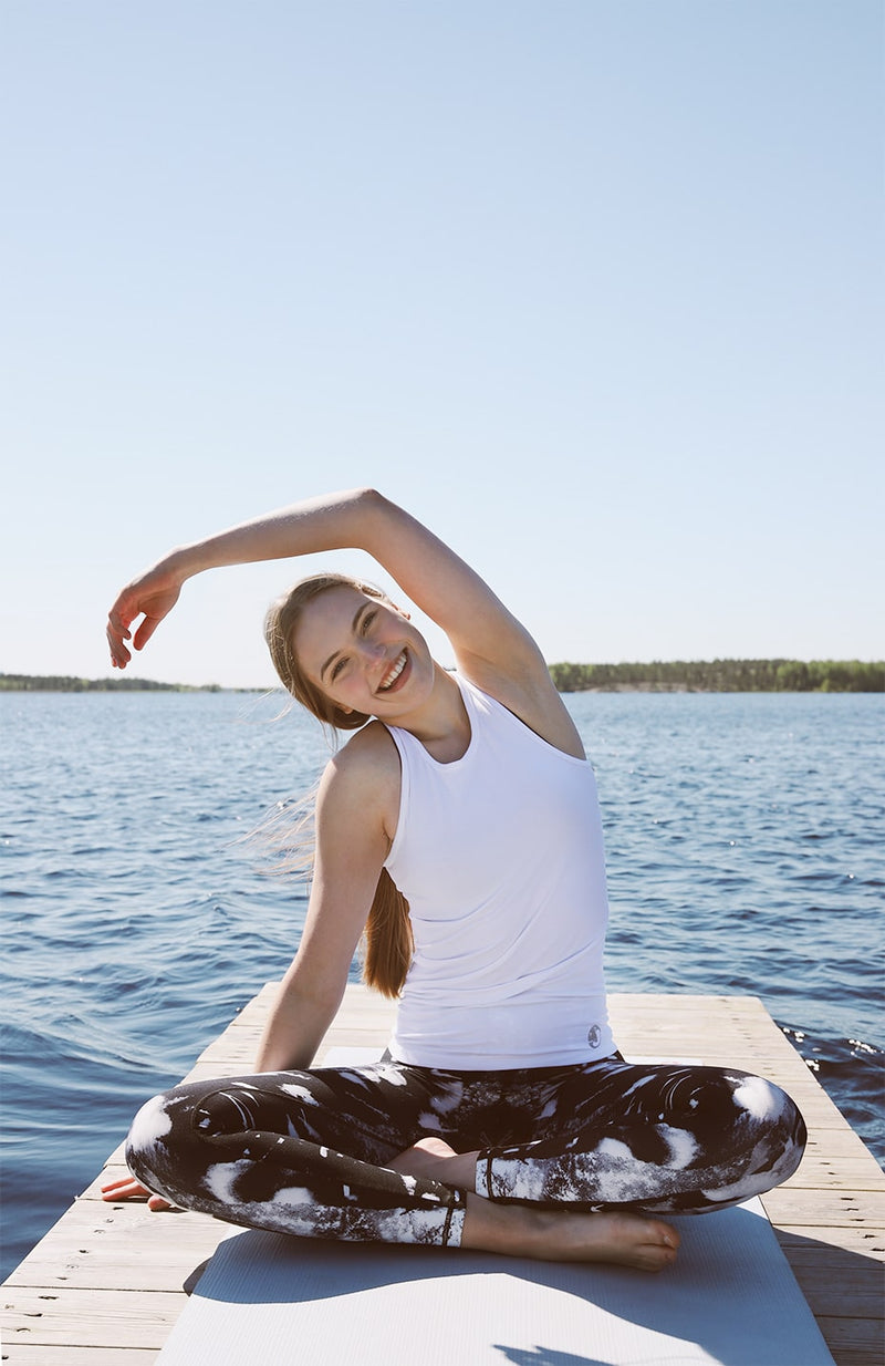 Yoga leggings - Njálla Clothing - Iron birch, snowfall