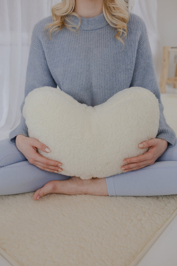 Meditaatiotyyny - Wiano - PYRY, merinovillainen, puolikuu